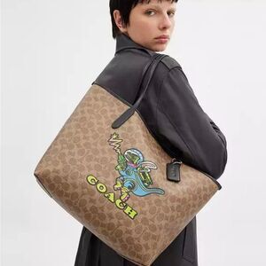 🔥🎁NWT! Cosmic Coach City Tote Bag Signature Canvas w/ Rexy Print, Msrp:$450.00